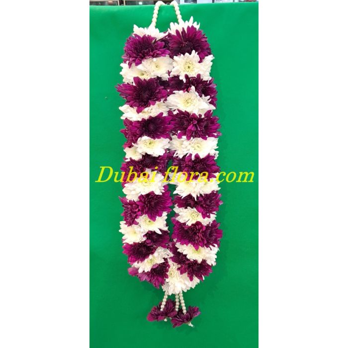 Garland combination of dark purple and white Chrysanthemum
