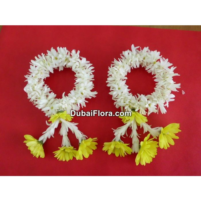 Fresh Floral Gajra Bracelet – White Tuberose & Yellow Chrysanthemums
