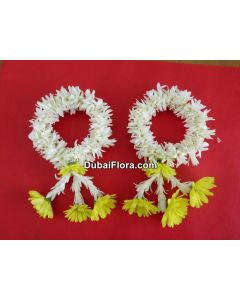 Fresh Floral Gajra Bracelet – White Tuberose & Yellow Chrysanthemums
